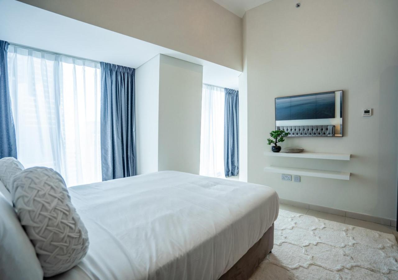 Nasma Luxury Stays - Cayan Tower Dubai Exterior photo