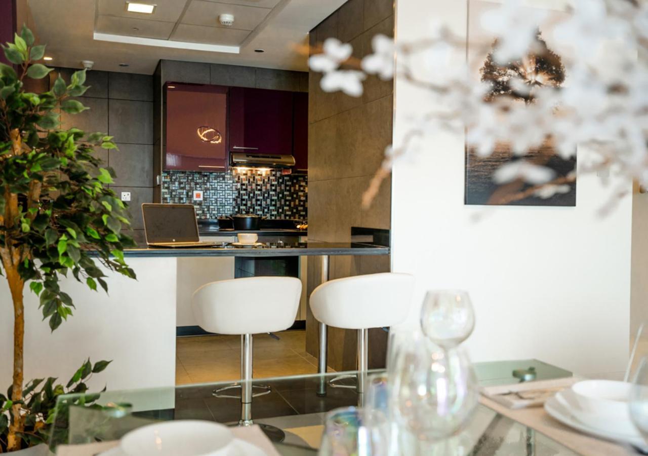 Nasma Luxury Stays - Cayan Tower Dubai Exterior photo