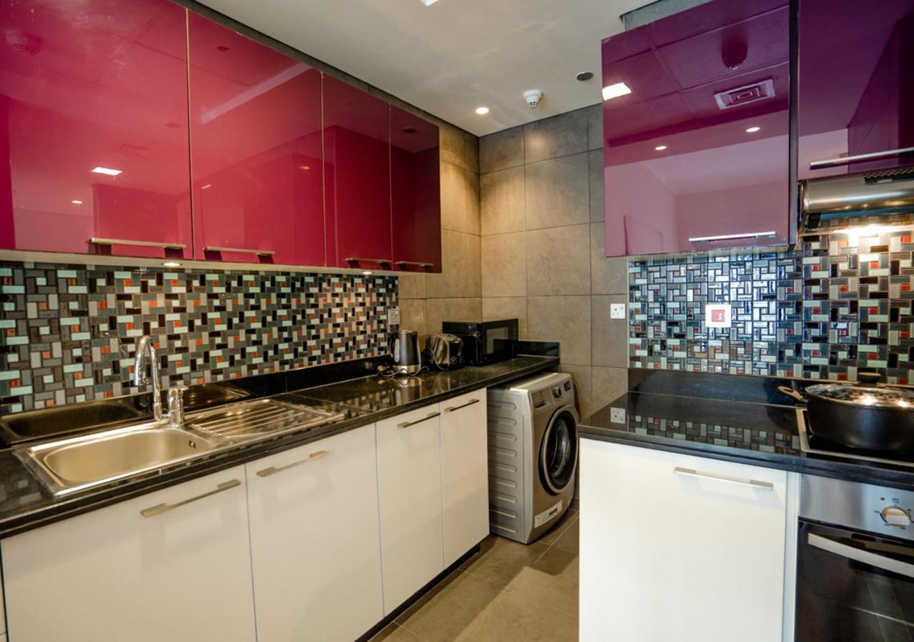 Nasma Luxury Stays - Cayan Tower Dubai Exterior photo
