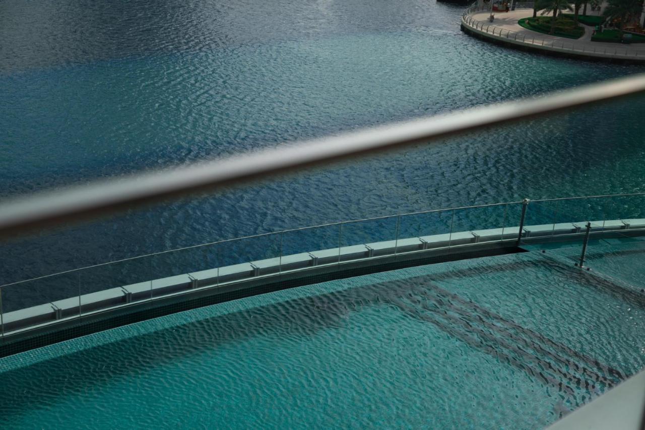Nasma Luxury Stays - Cayan Tower Dubai Exterior photo